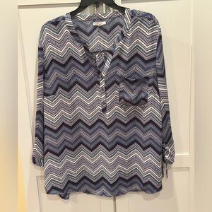 Maurices XXL Navy and White Zigzag blouse - 15% off bundles of 2 or more !!!!
